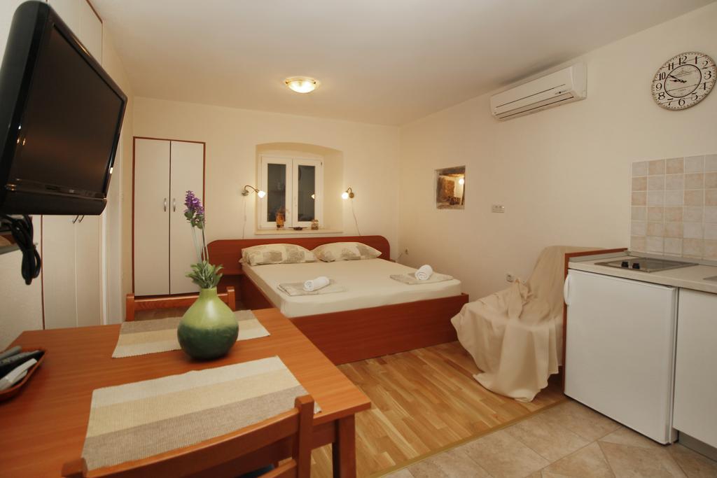 Apartments Caralipeo Makarska Ngoại thất bức ảnh