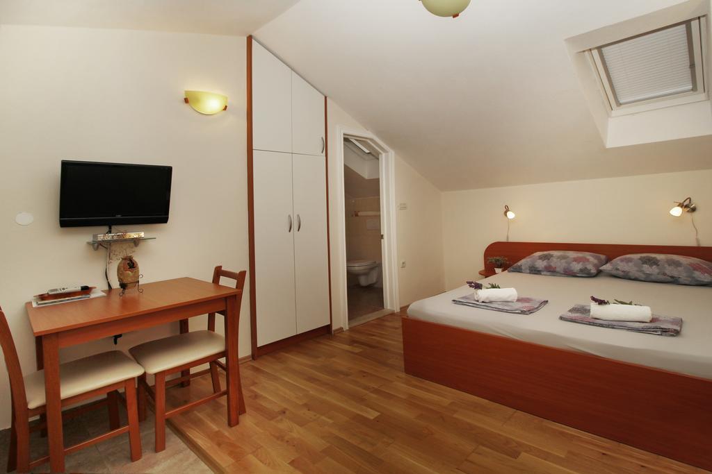 Apartments Caralipeo Makarska Phòng bức ảnh